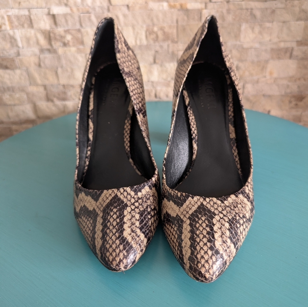 M.Gemi Made In Italy Lustro Snake-Embossed Python Leather Block Heel Pumps EU 38 image 2